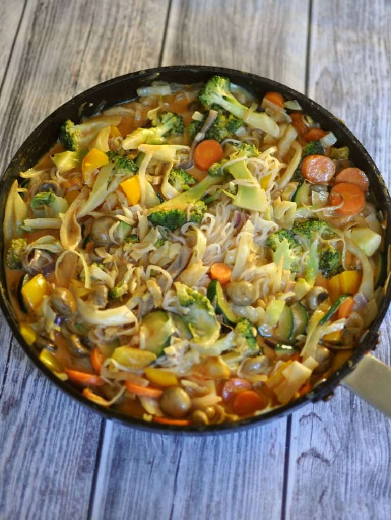 Vegan curry noodles recipe